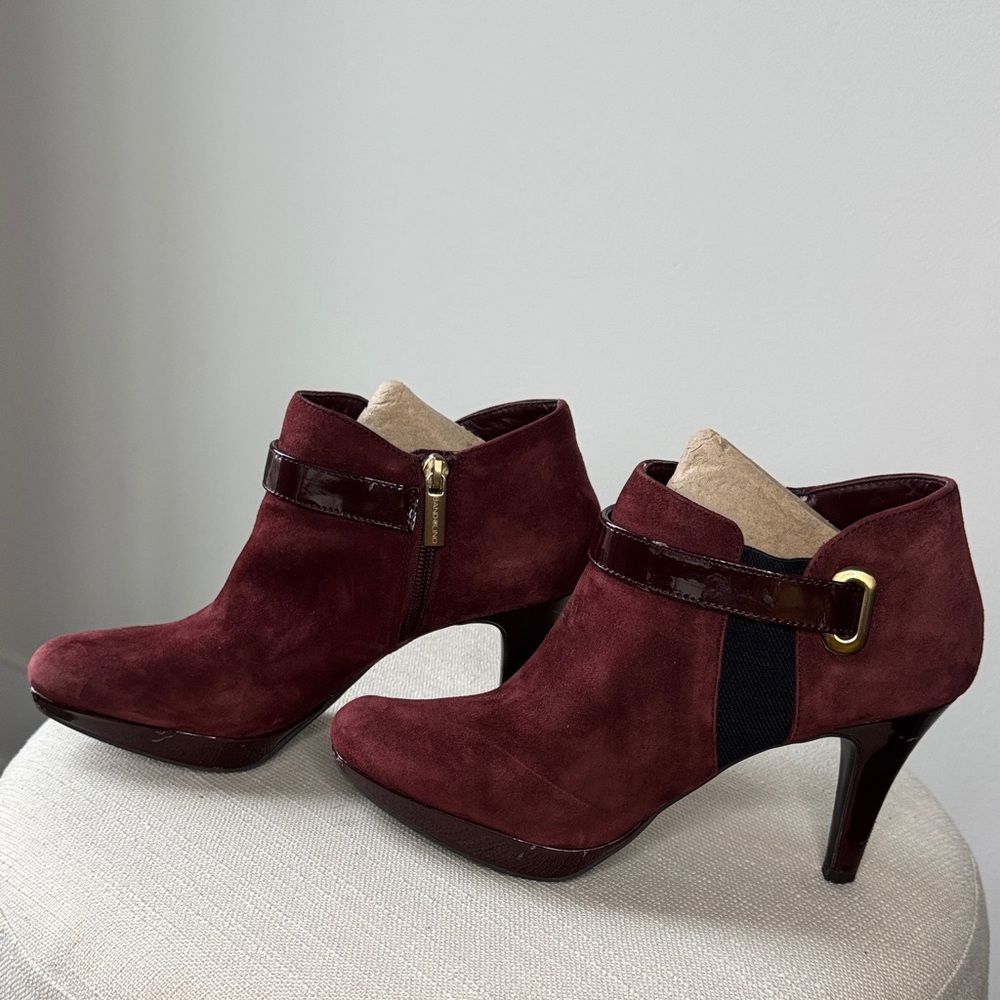 Bandolino Burgundy Suede Ankle Booties. 6.5 . 0152